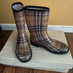 Burberry  plaid rain boots